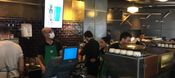 STARBUCKS KADIKÖY ÇARŞI ŞUBESİ’NDE ENGELLİ MÜŞTERİYE SKANDAL TUTUM
