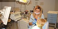 ŞEBNEM KOCAOĞLU DİŞLERİNİZİ LAZER TEKNOLOJİSİYLE BULUŞTURUYOR