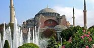 TURİSTLER MÜZELERE AKIN ETMİŞ